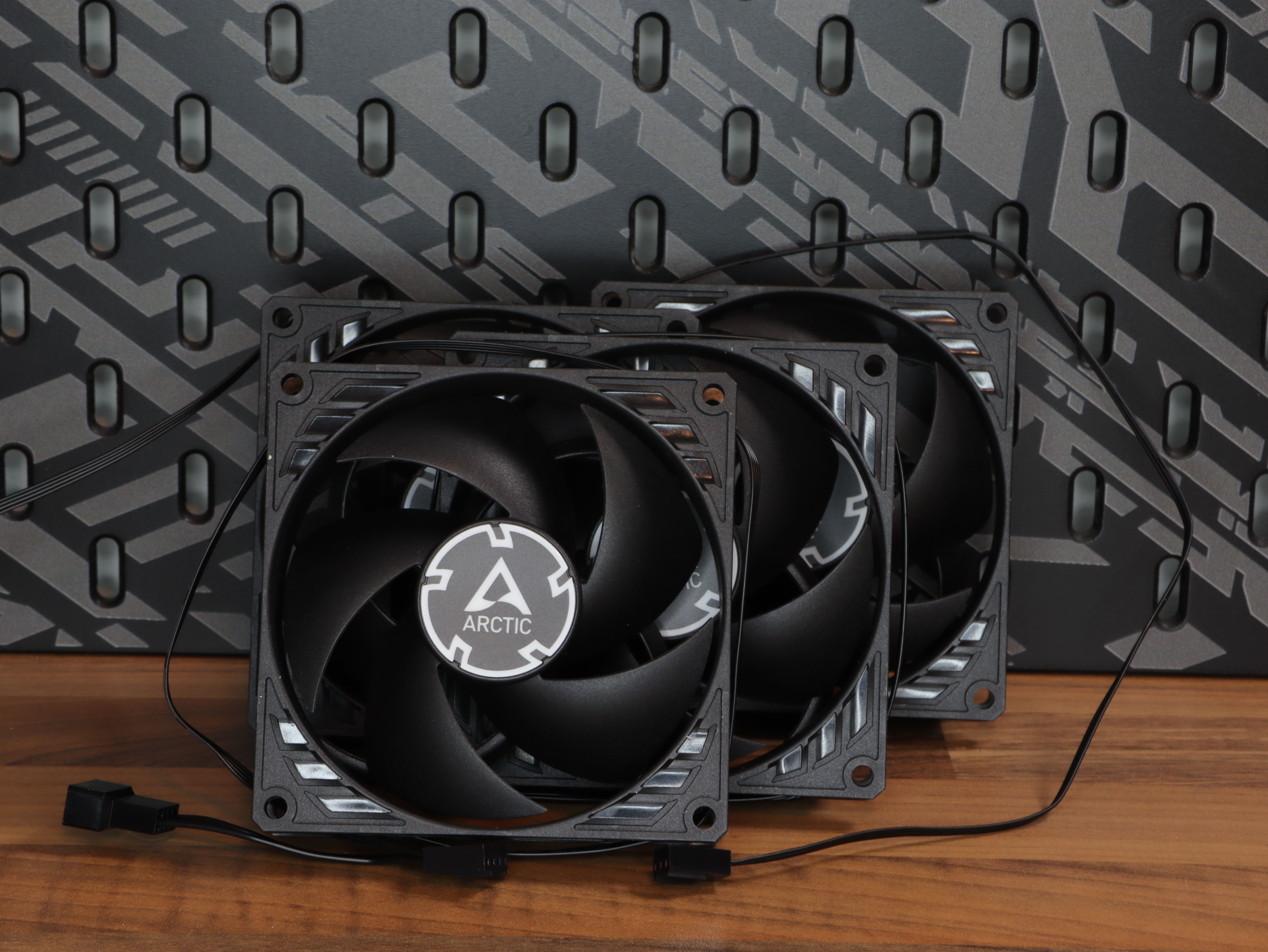 Daisy chain 0-dB PST P9 FAN PWM cooling silent zero rpm.JPG